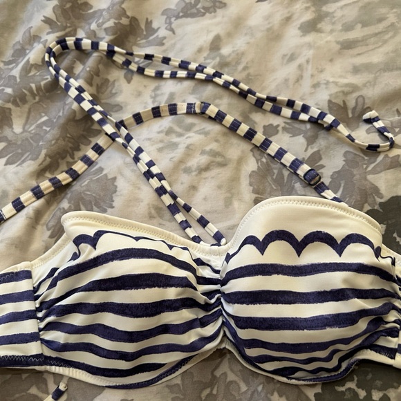 Striped bikini - Picture 2 of 6